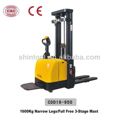 1.6T electric pallet stacker with full free 3-stage mast